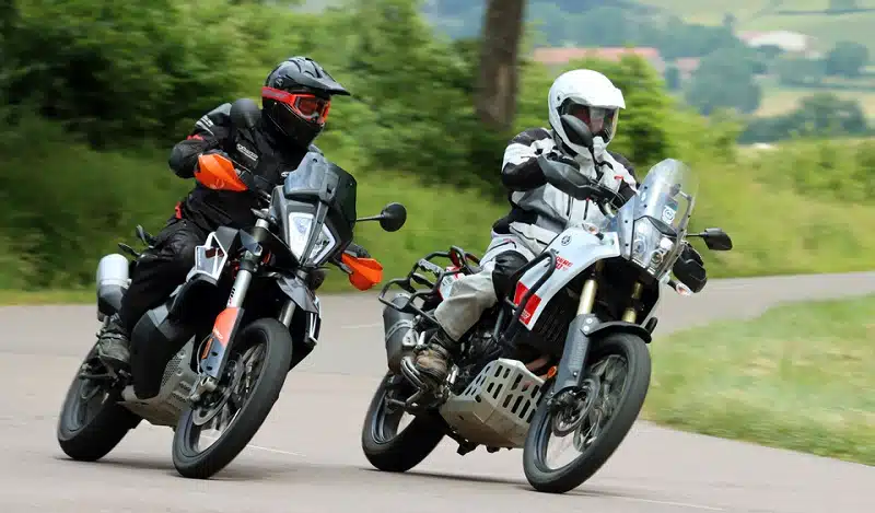 Comparatif Yamaha Tenere 700 vs Kawasaki Versys 1000