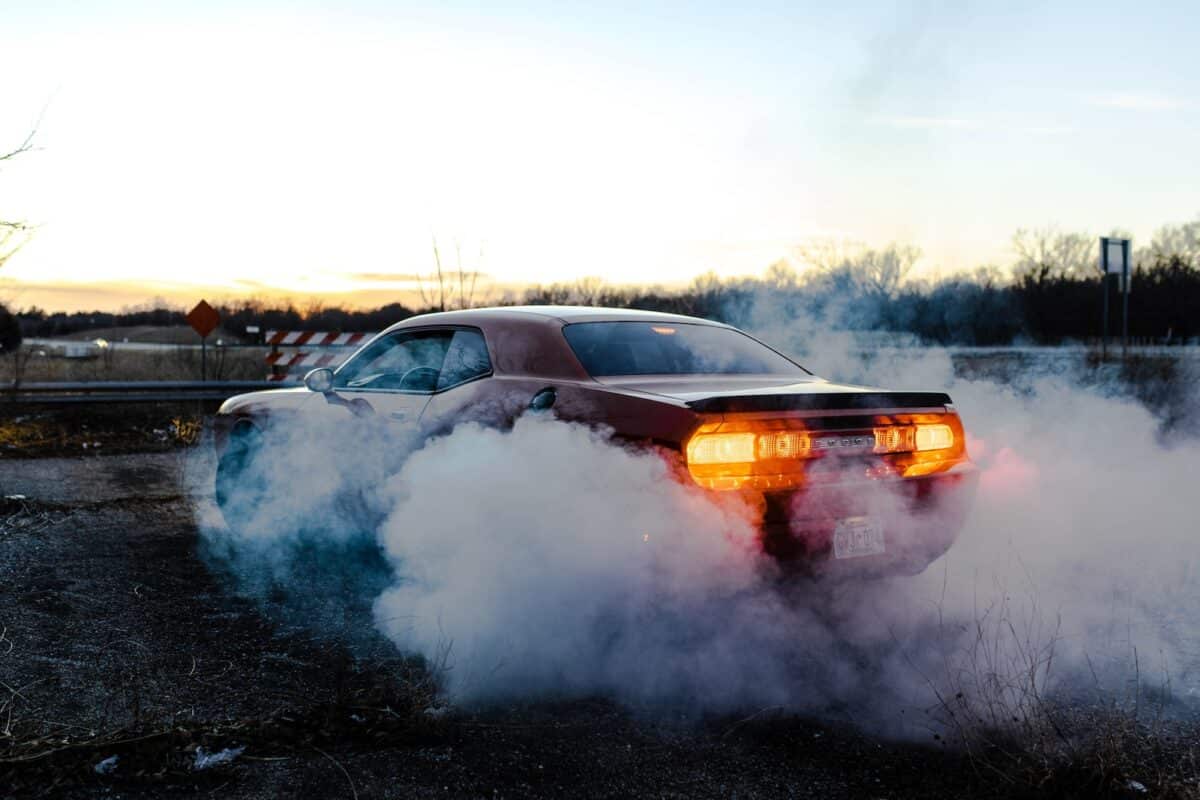fumée voiture