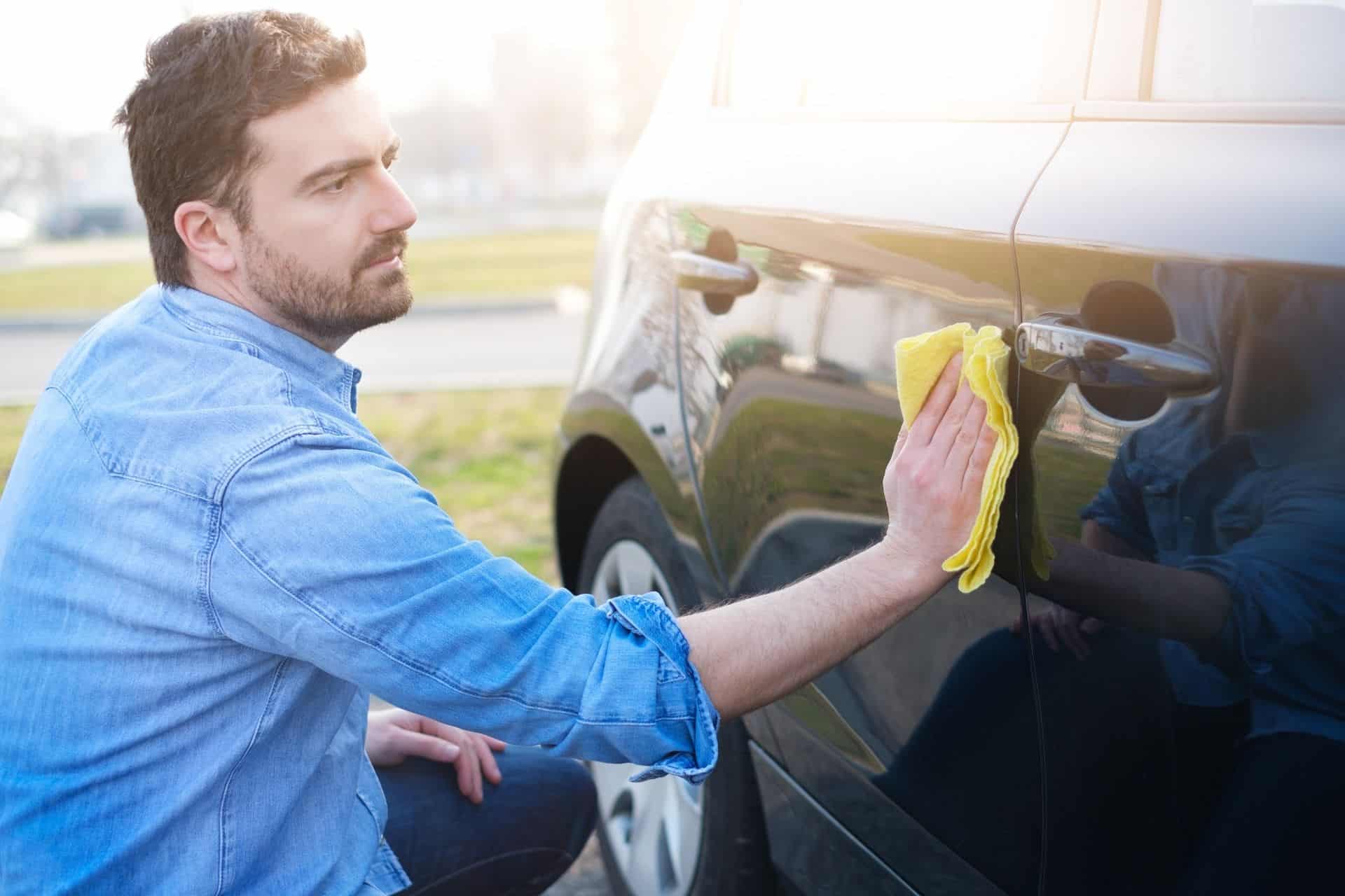 enlever les tâches de peinture sur la carrosserie